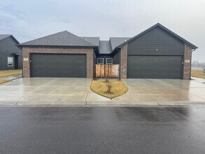 Building Photo - 16251-16253 W Ike Ct