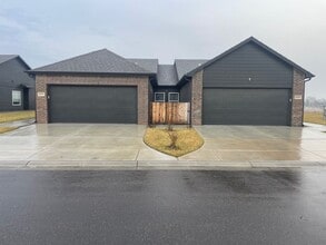 Building Photo - 16251-16253 W Ike Ct