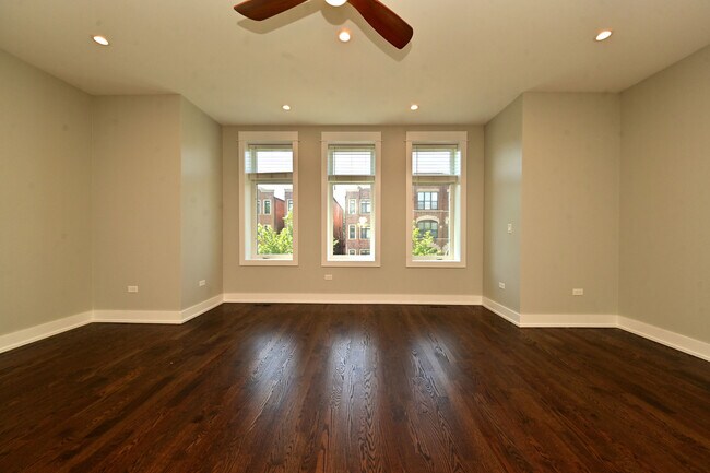 Foto del edificio - 4317 S Forrestville Ave