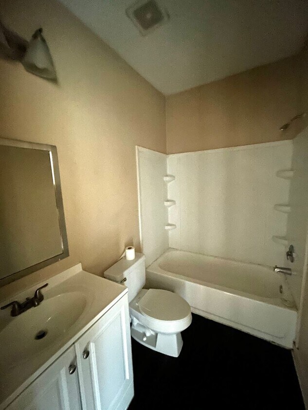 Foto principal - 2208 Cumberland Ave