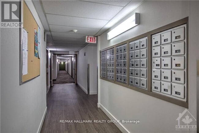 Building Photo - 260-260 Brittany Dr