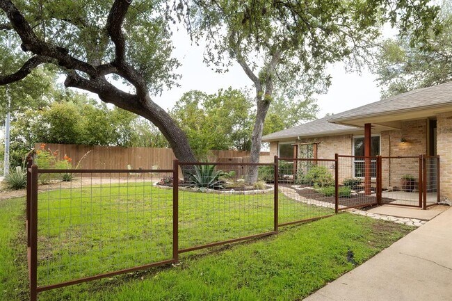 Building Photo - 1406 Radam Cir