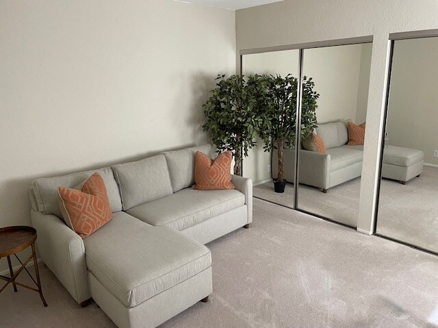 Guest Room - 189 Winterhaven Cir