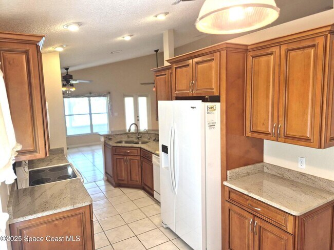 Building Photo - 1233 Foxridge Pl