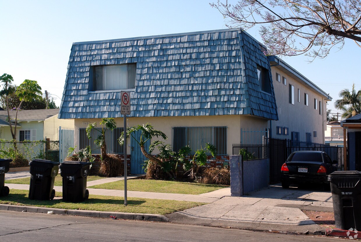 Building Photo - 548 Hyde Park Pl