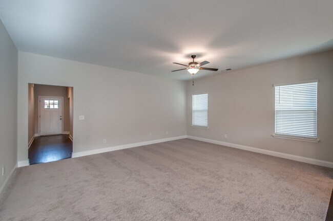 Foto del edificio - 1529 Holton Rd