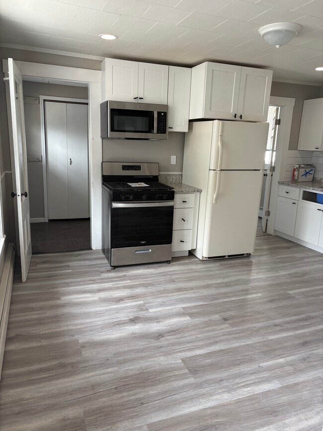 Building Photo - 1107 Bridge St