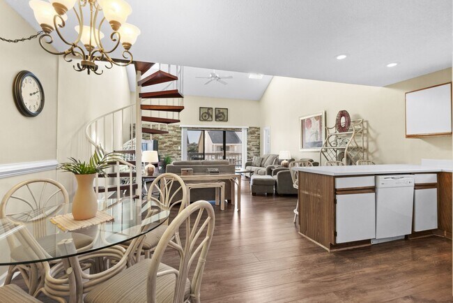 Foto del edificio - ***Free Utilities ** Seasonal Rental Avail...