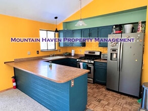 Building Photo - 1576 Burland Dr