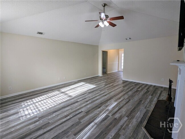 Foto del edificio - 89 Carlisle Ln