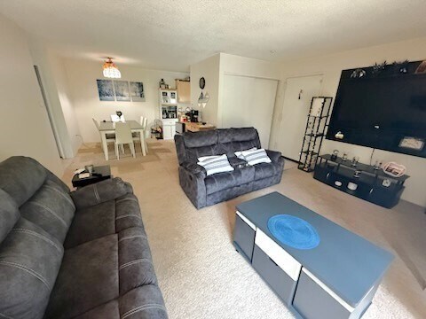 Foto principal - 4 Village Green Ln