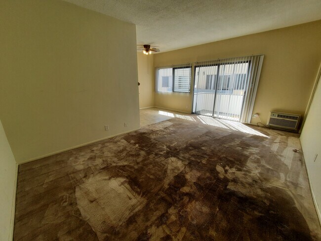 Foto del edificio - 915 N Ogden Dr