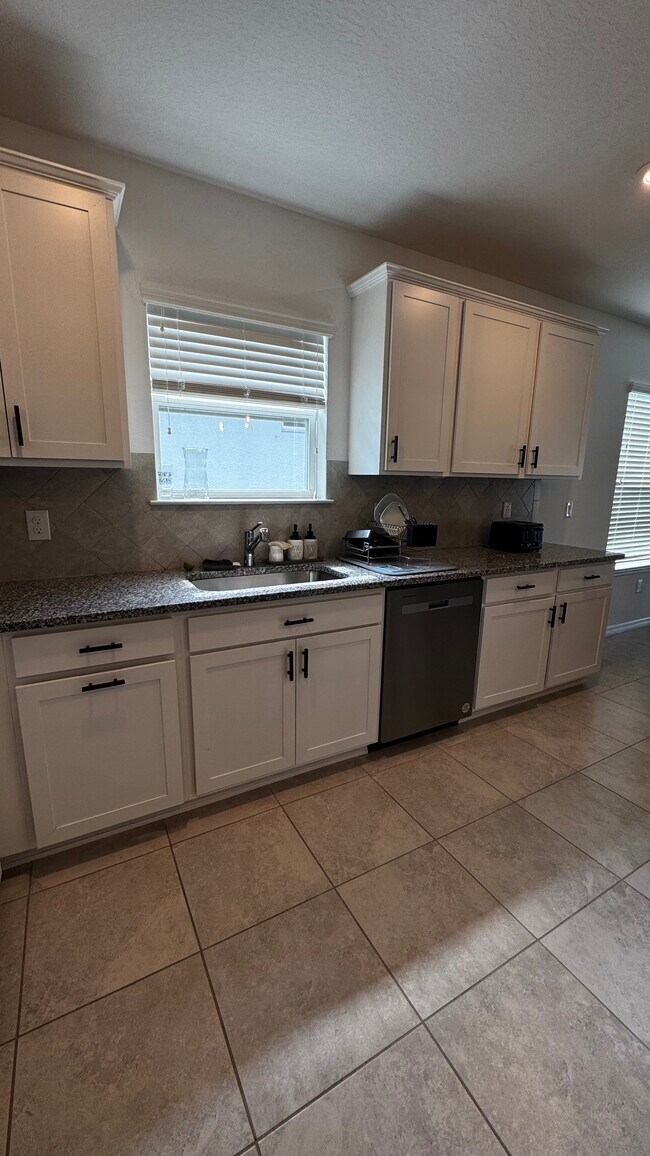 Building Photo - 9565 Summers Cay Cir