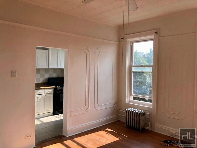 Foto del edificio - Top Floor Alcove Studio