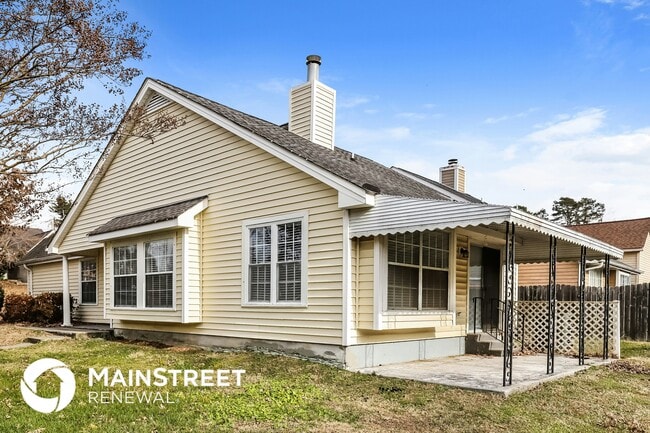 Building Photo - 400 Amberly Dr