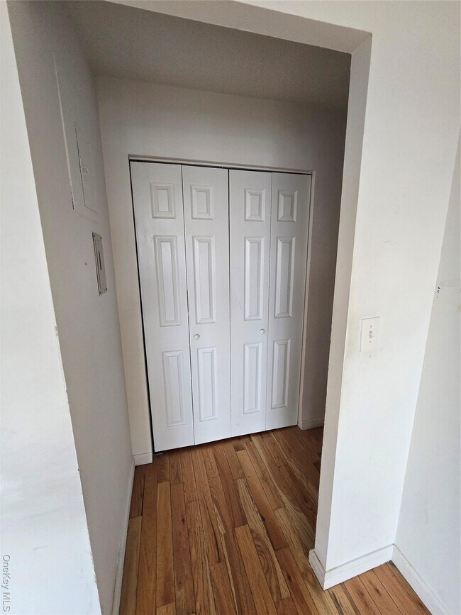 Foto del edificio - 34-12 113th St