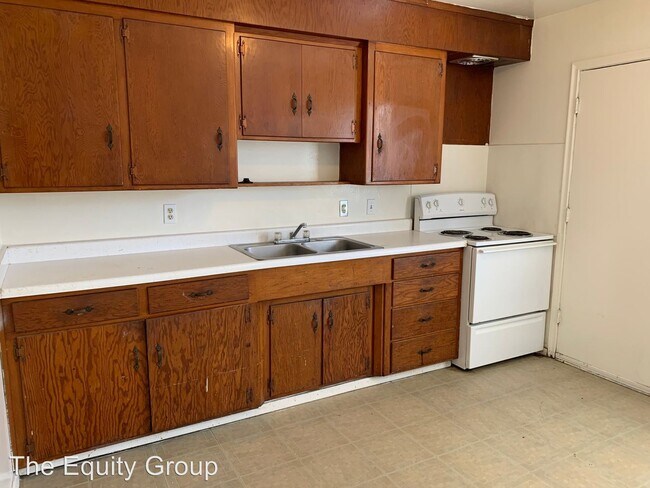 Building Photo - 700 S Encina St