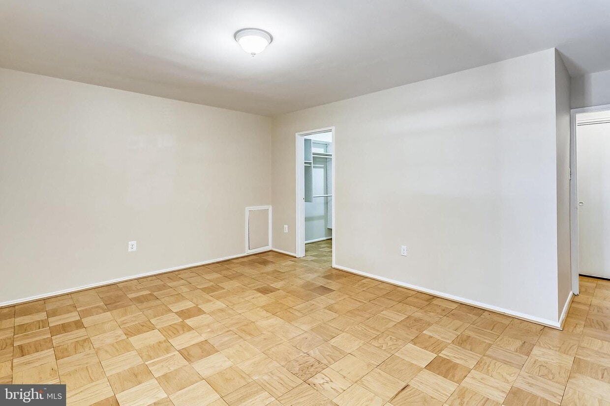 5301 Westbard Cir Unit 303, Bethesda, MD 20816 Condo for Rent in Bethesda, MD