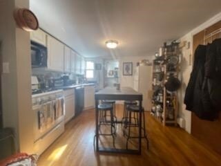 Building Photo - 279 7th St