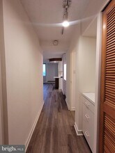 Building Photo - 604 S Washington Square