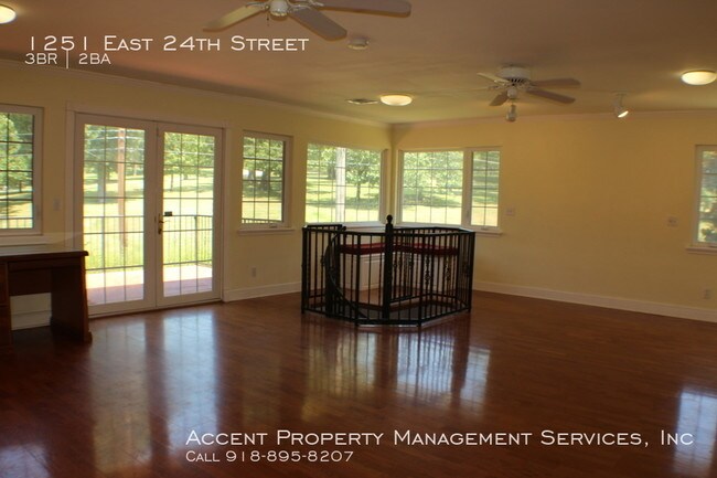 Building Photo - 3 bedroom - Woodward Park
