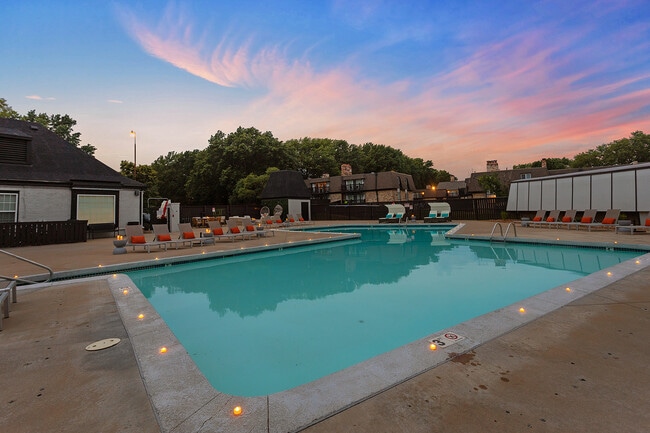 Serene Escape - Fox Run Apartments