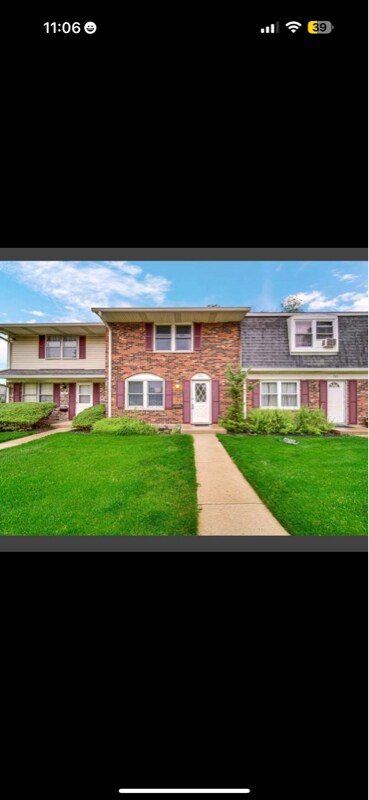 Photo - 1765 Short Ave (Streamwood, IL)