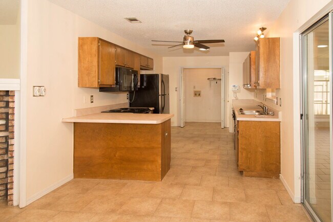 Foto del edificio - "Charming 3-Bedroom Retreat with 2 Full Baths in Mary Esther, FL!"