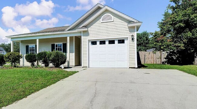 Building Photo - 1136 Ashcroft Dr NE