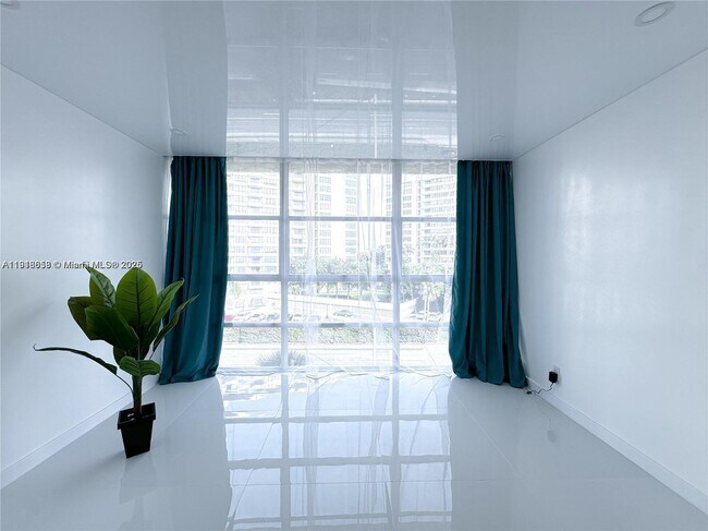 Foto del edificio - 501 Three Islands Boulevard