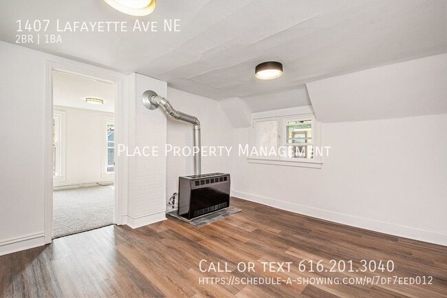 Building Photo - 1407 Lafayette - Upper 2 Bedroom Unit