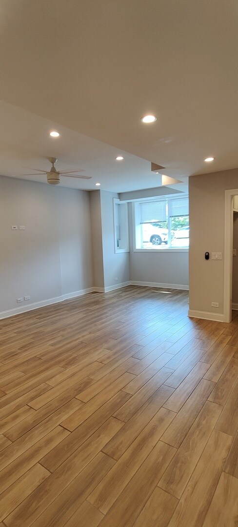 Building Photo - 1417 N California Ave