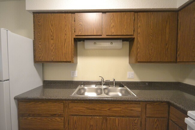 Foto del edificio - Hillcrest Village Apartments