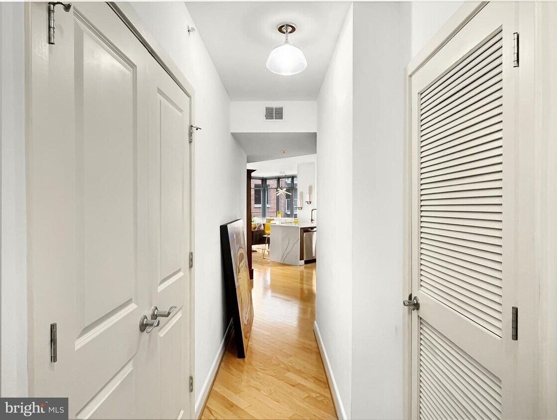 Foto principal - 1117 10th St NW