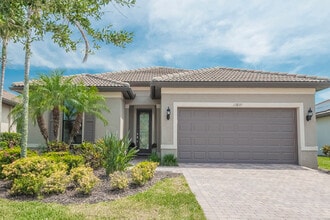 Building Photo - 13871 Miranese St