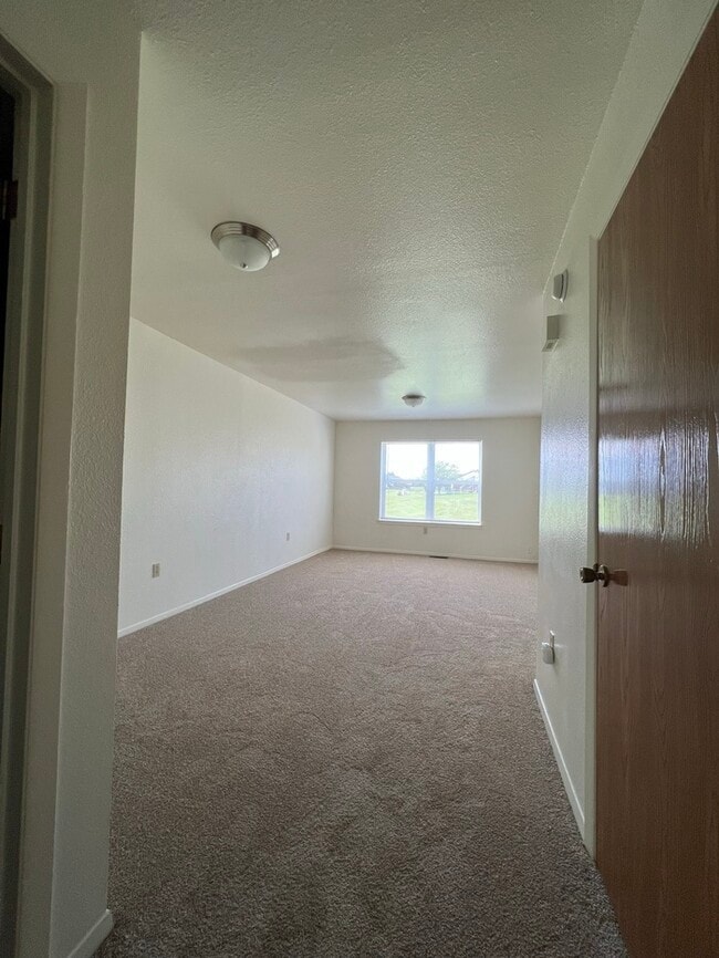 Building Photo - 276 Mellette Ct