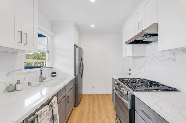 Foto del edificio - 2438 7th St