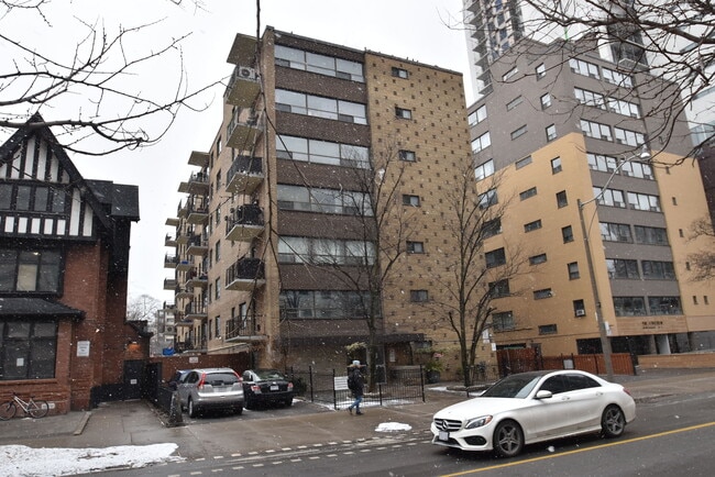 Building Photo - 91 Wellesley St E