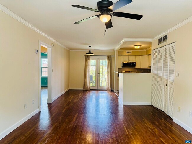 Building Photo - 161 Hessian Hills Way