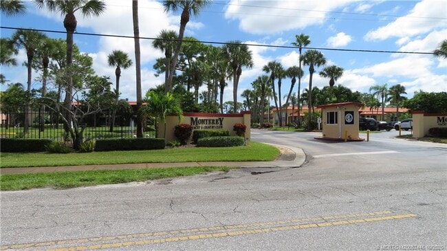 Foto del edificio - 1911 SW Palm City Rd
