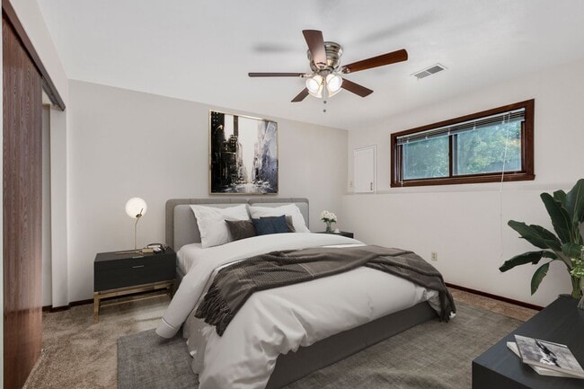 Foto del edificio - 1458 S Nicolet Rd