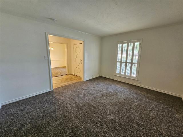 Building Photo - 2220 Eastwood Dr