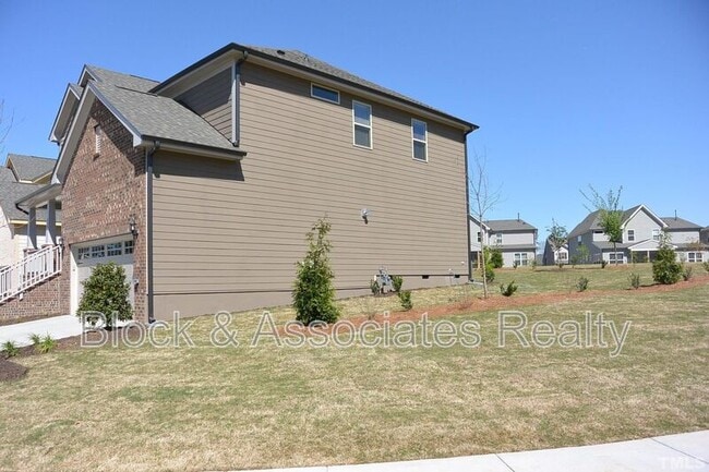 Building Photo - 249 Tilth St