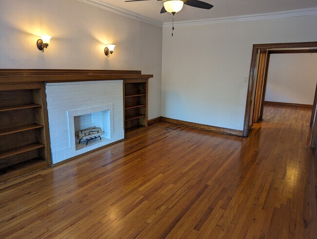 Building Photo - 2637 N Talman Ave