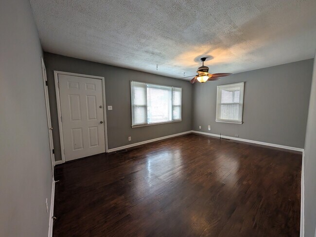 Building Photo - 1722 Nickerson Ave