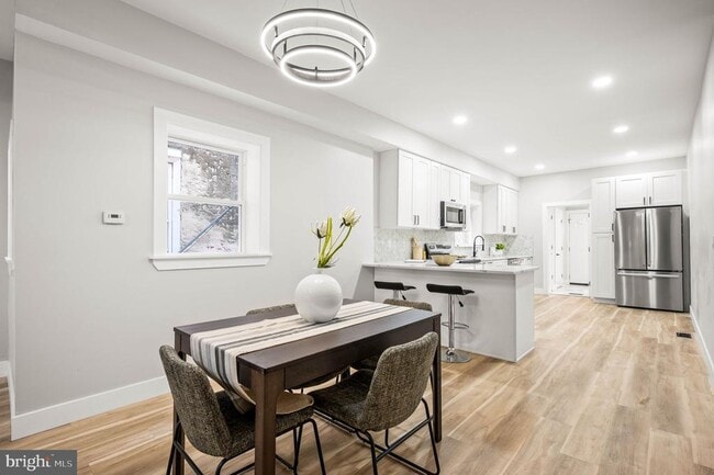 Building Photo - 5113 W Thompson St