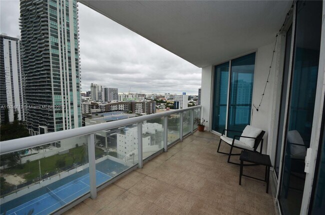 Foto del edificio - 480 NE 30th St