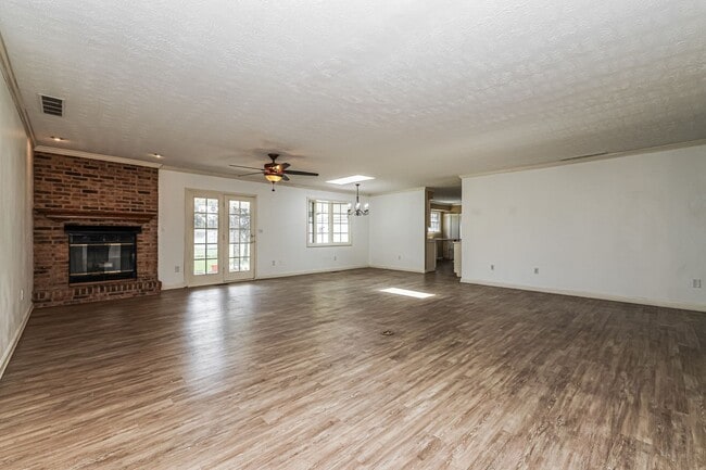 Building Photo - 6888 Bunnell Hill Rd