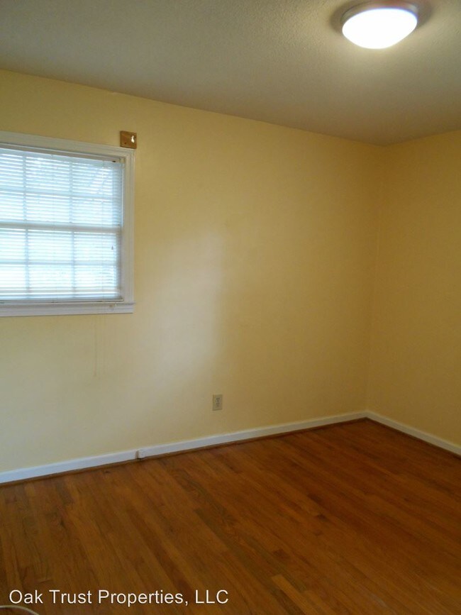 Building Photo - 2 br, 1 bath House - 6904 S. Kenwood Drive