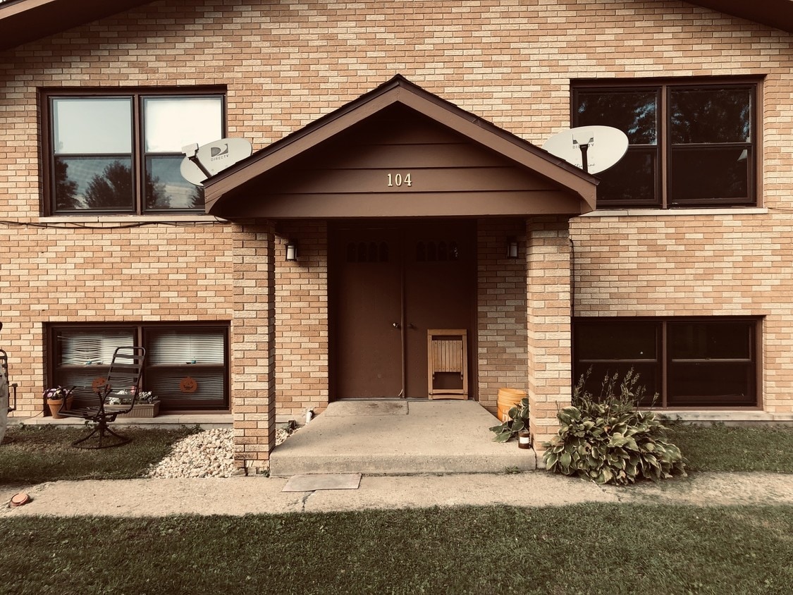 Primary Photo - 104 2nd St